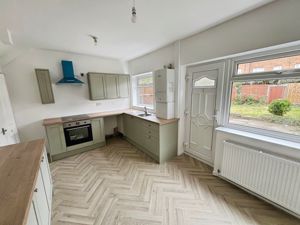 Kitchen diner- click for photo gallery